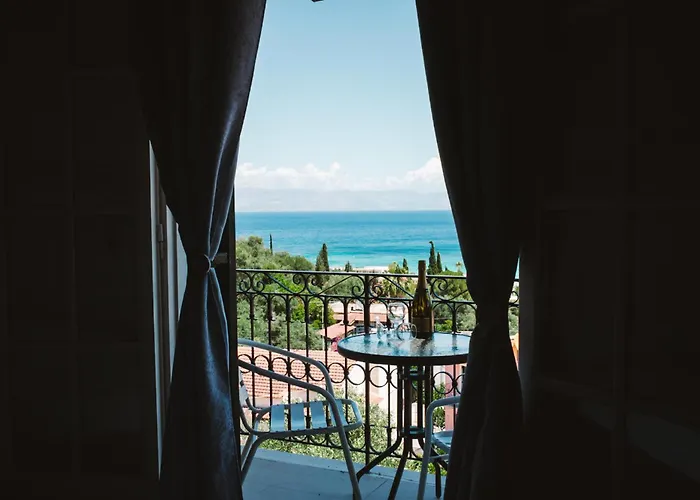 Paradise Sea View Pool Hotel Moraḯtika