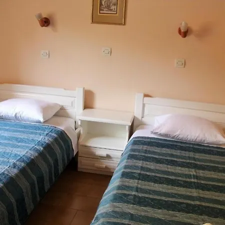 Paradise Sea View Pool Hotel *